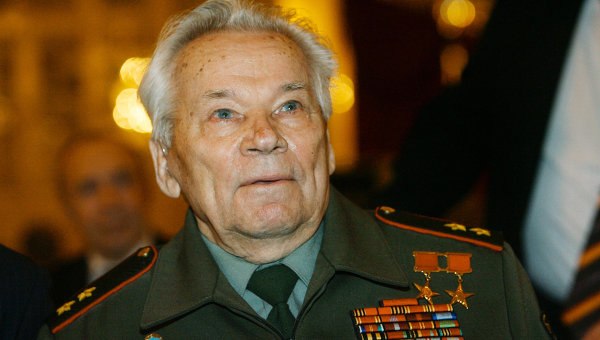 Скончался легендарный конструктор стрелкового оружия Михаил Калашников